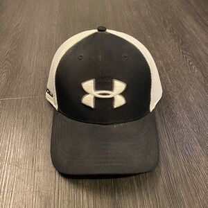 Under Armour Black and White Golf Hat